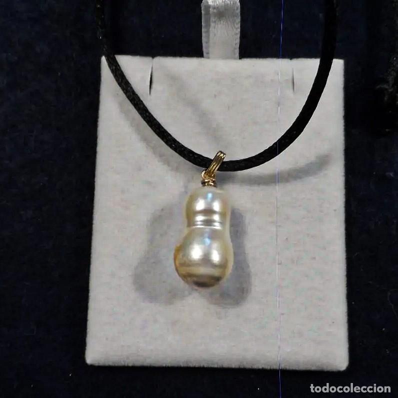 Joaillerie: COLGANTE ORO AMARILLO CON PERLA CULTIVADA LAGRIMA 35 X 12 MM. PERLA DEL PACIFICO. ORO 18 KTES