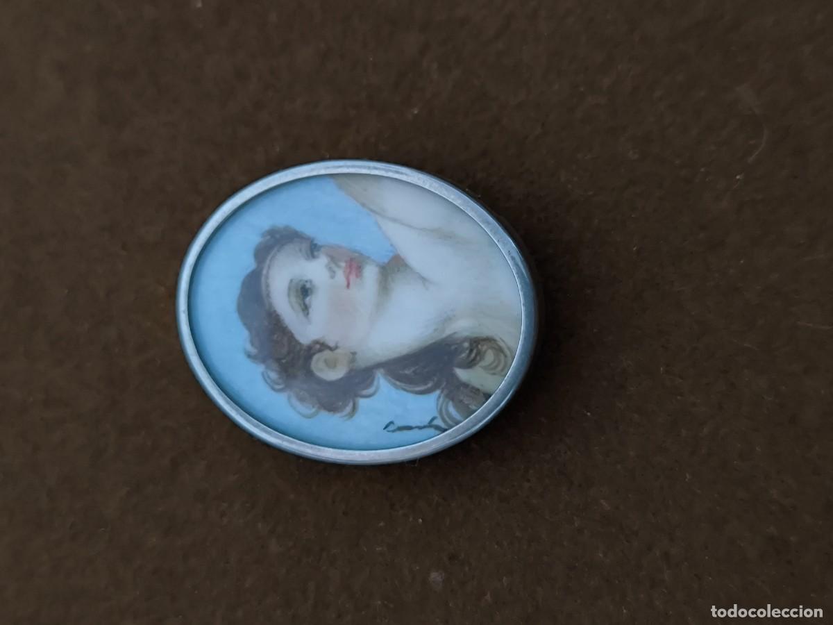 Joyeria: BROCHE/COLGANTE EN PLATAY MINIATURA