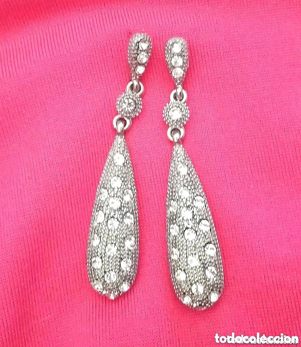 Joyeria: Originales pendientes plateados retro con peque&ntilde;as incrustaciones brillantes 6cm largo. Muy bonitos