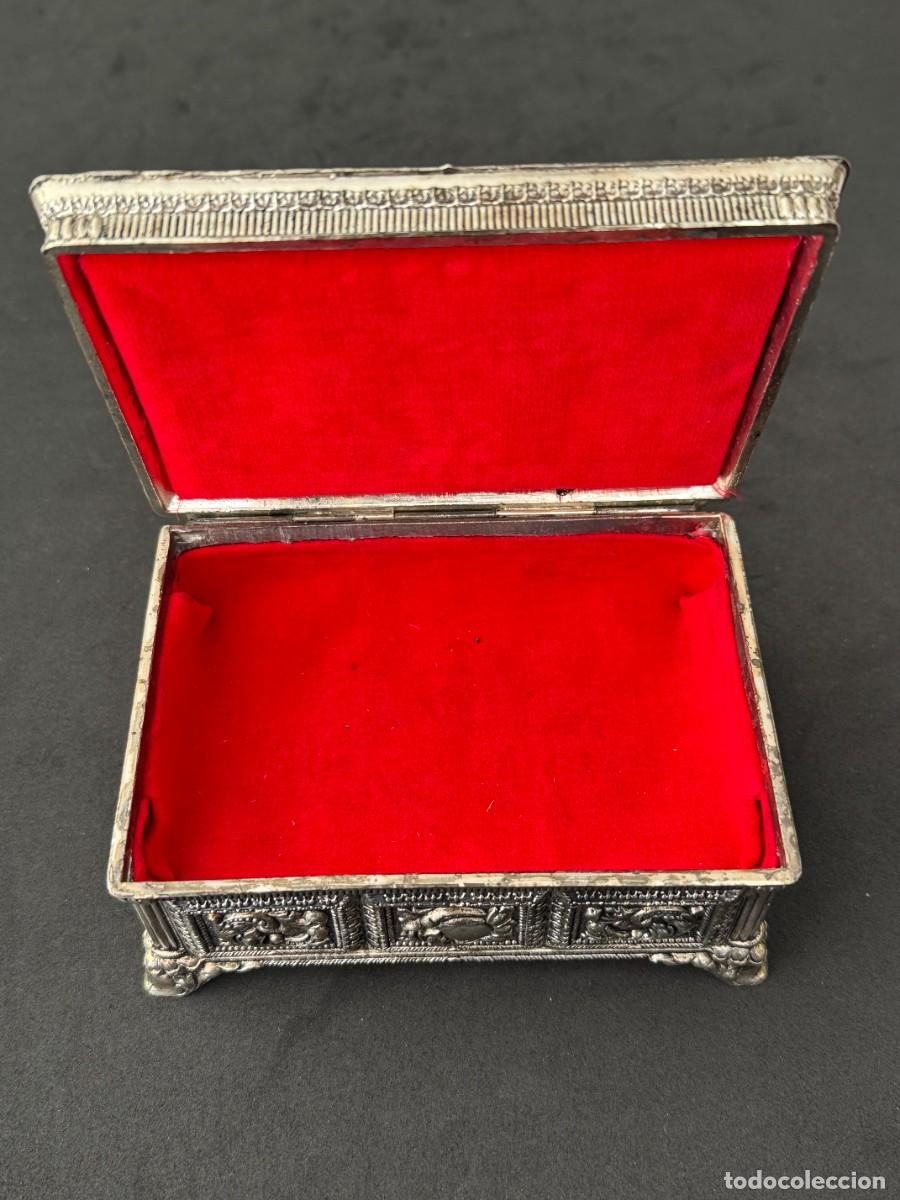 Gioielleria: Joyero de metal de 14 x 10 cent&iacute;metros y 7 de alto aprox.