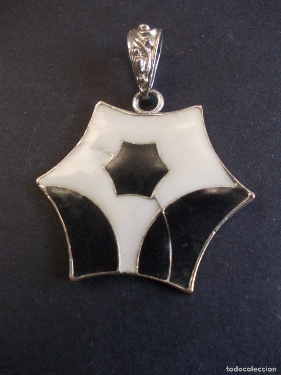 Joyeria: Colgante estrella vintage Geom&eacute;trico Art D&eacute;co Metal Plateado Esmalte Blanco Negro Vanguardista
