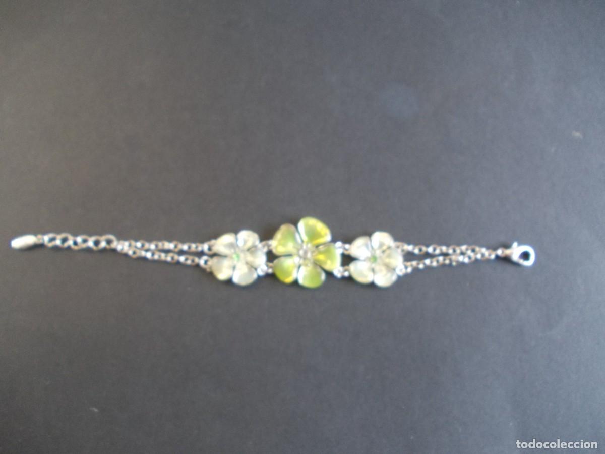 Joyeria: Pulsera Flores Esmalte Tornasolado Verde Pistacho Metal Plateado Cristales Strass Estilo Rom&aacute;ntico