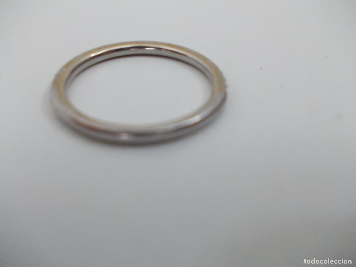 Schmuck: Anillo Alianza Eternidad Metal Plateado Minimalista Estilo Moderno incrustaciones faltantes