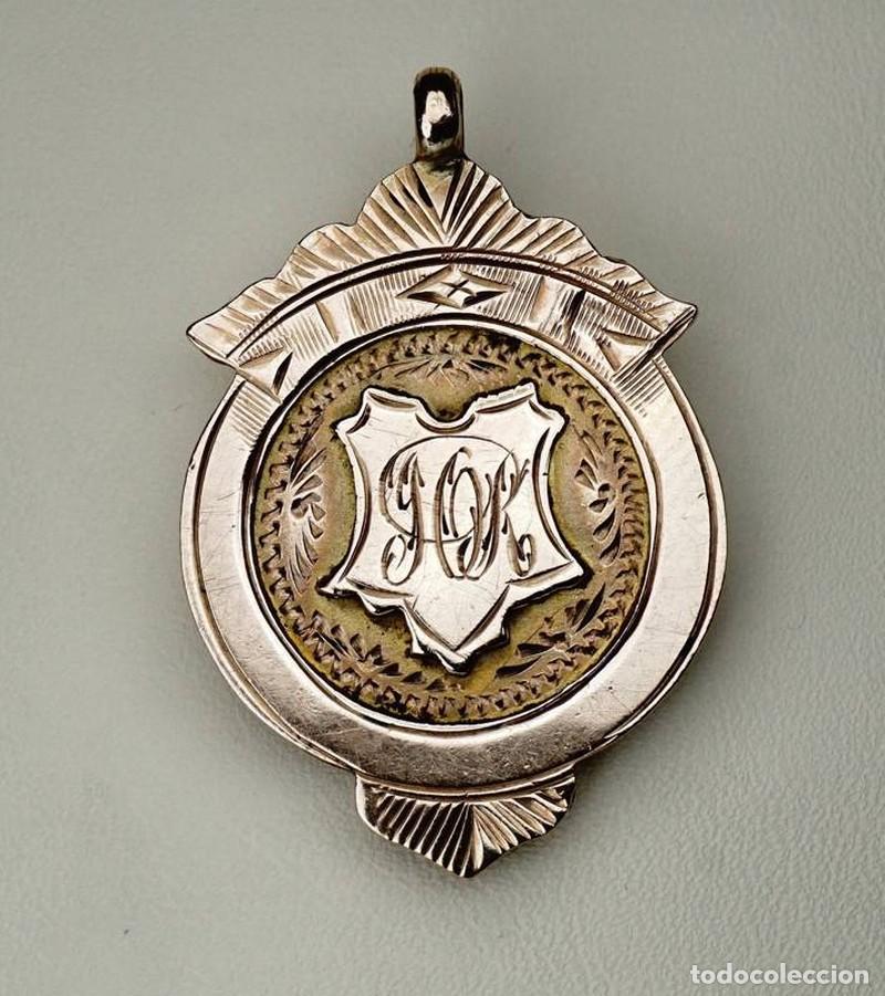 Jewelry: Joias - Pingente de Ouro (1583)