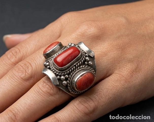 Joaillerie: anillo antiguo plata 925 con coral rojo