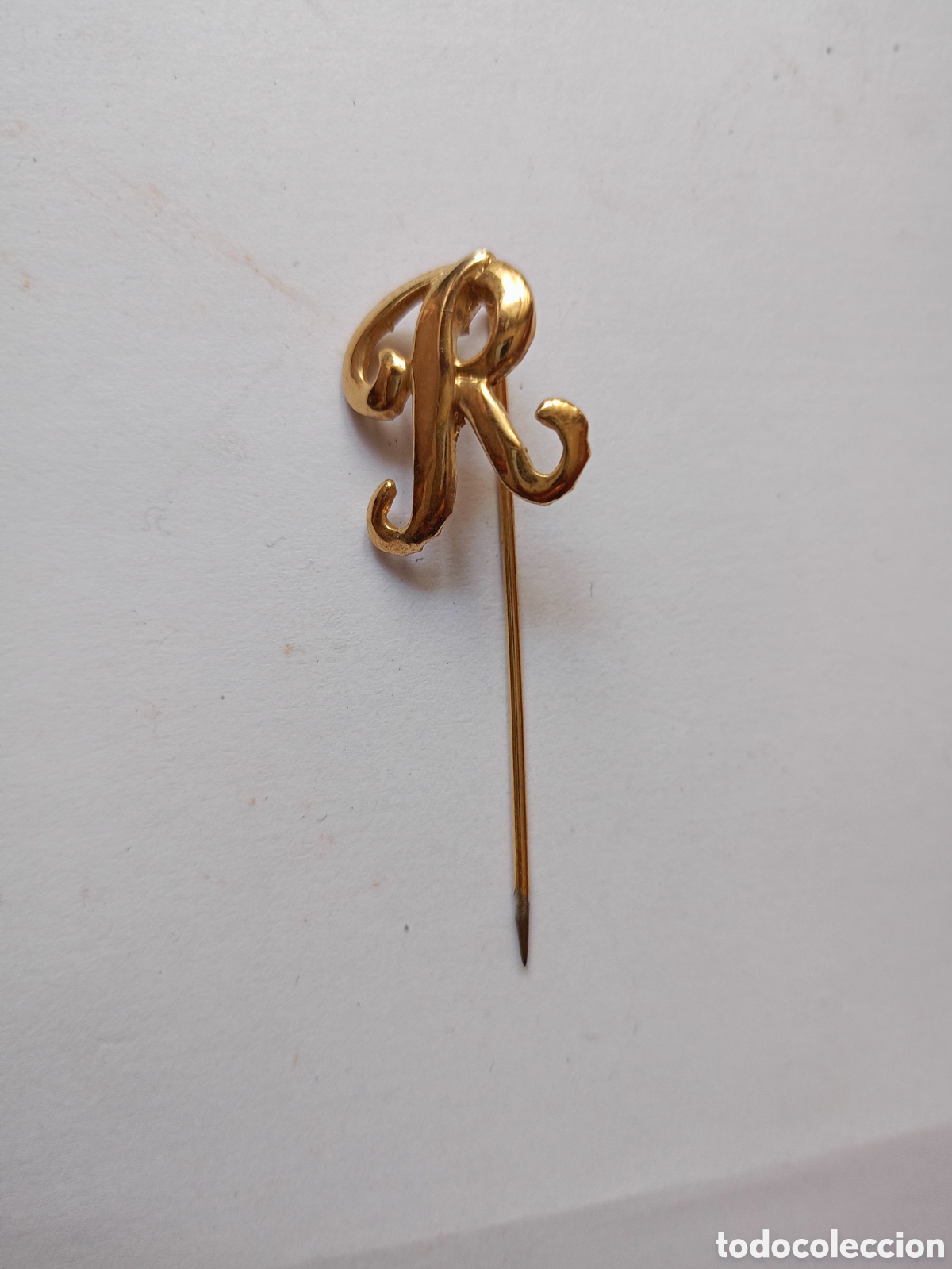 Jewelry: Antigua broche alfiler letra inicial R chapado oro vintage a&ntilde;os 80 sin tap&oacute;n