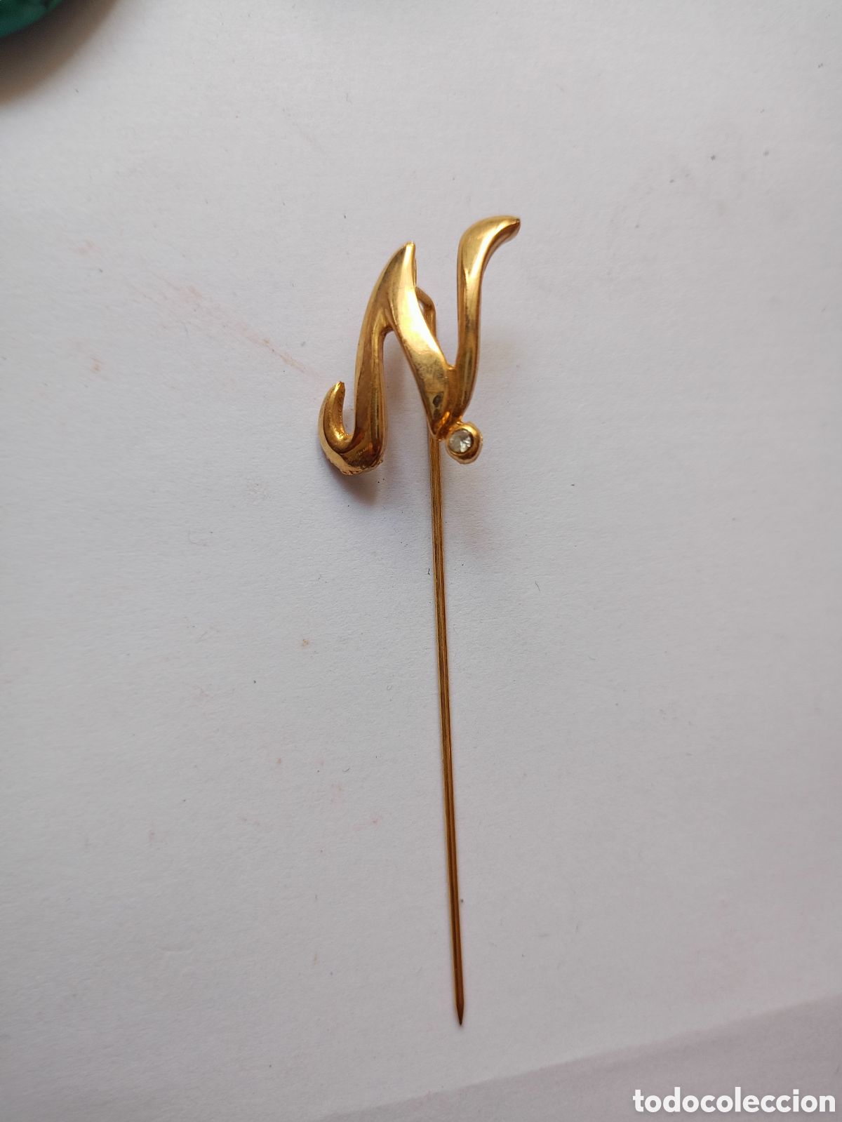 Jewelry: Antigua broche alfiler letra inicial N chapado oro vintage a&ntilde;os 80 sin tap&oacute;n