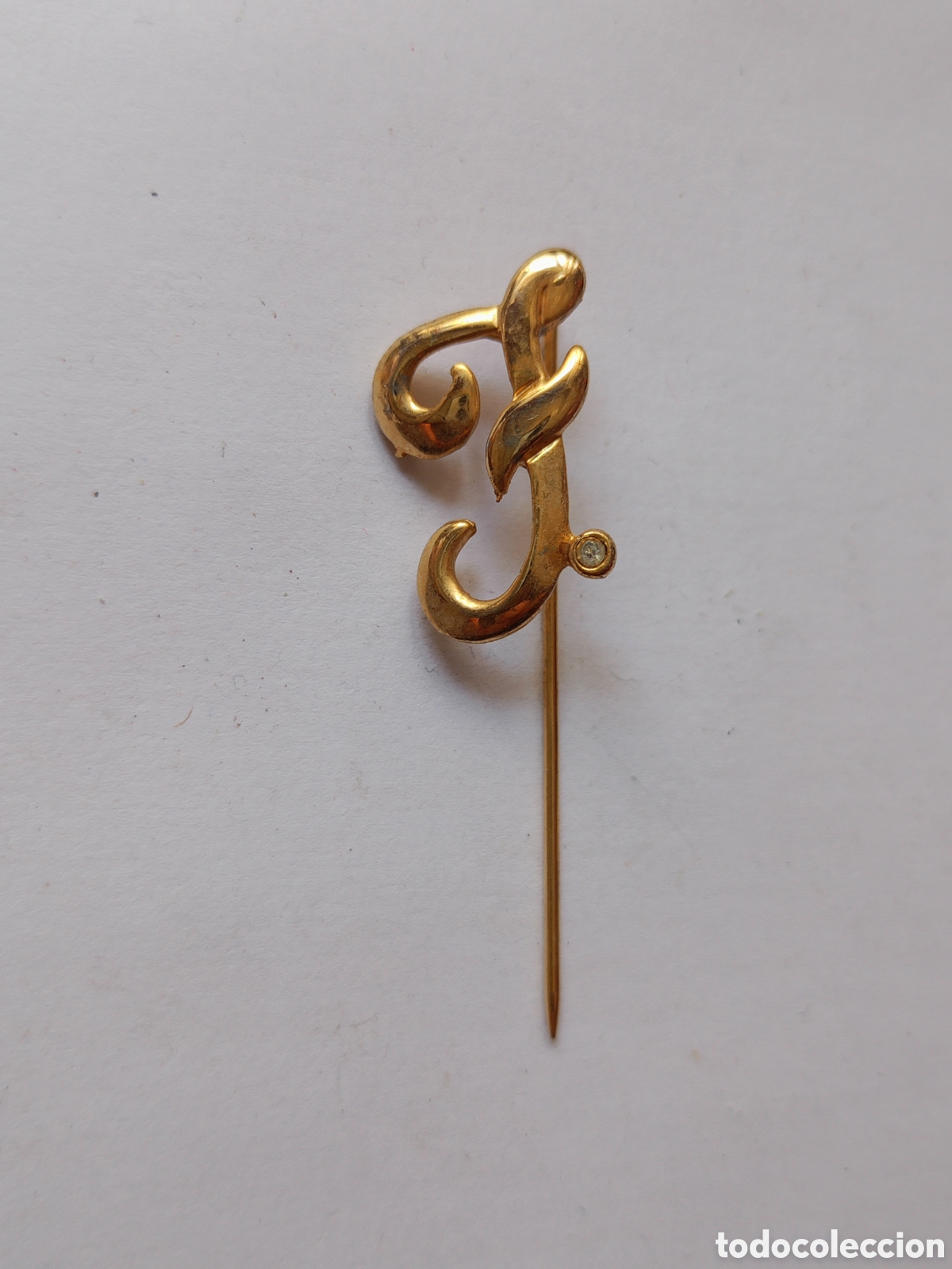 Joyeria: Antigua broche alfiler letra inicial F chapado oro vintage a&ntilde;os 80 sin tap&oacute;n