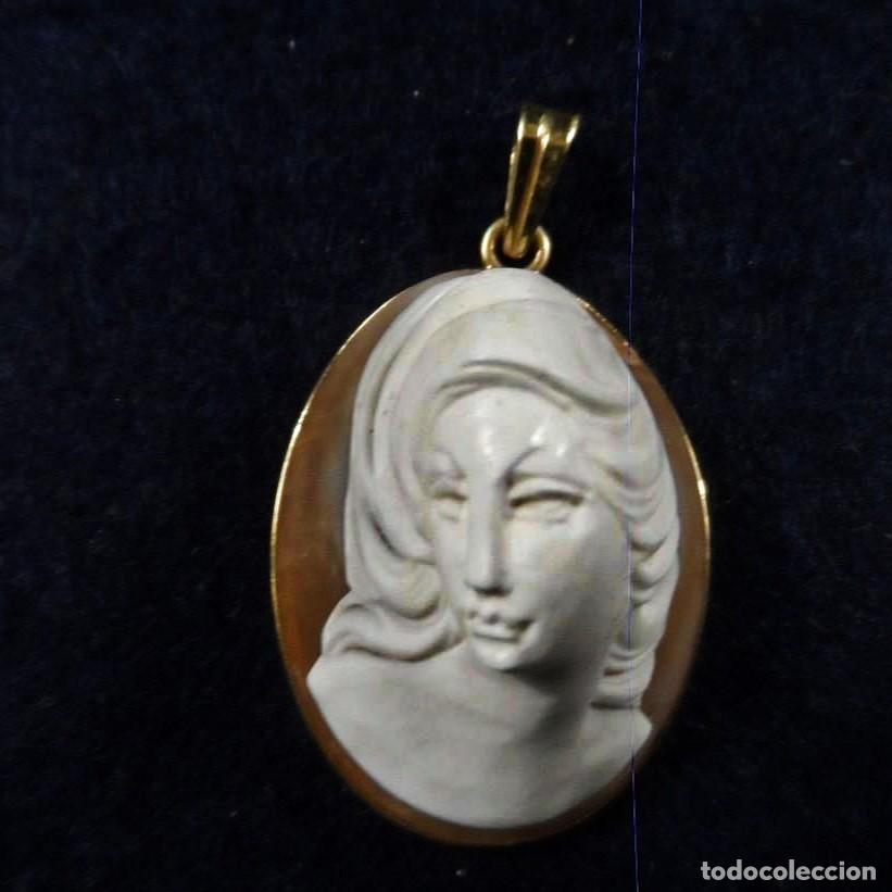 Joyeria: GRAN COLGANTE CAMAFEO ORO AMARILLO CON BUSTO NEOCLASICO DE DAMA. MED. 45 X 20 MM. ORO 18 KTES