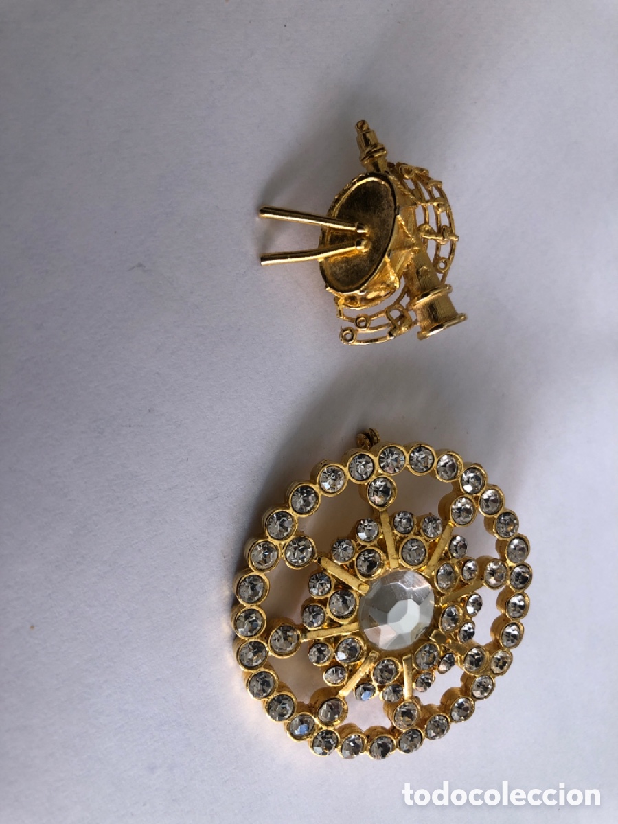 Joyeria: Broches Bisuteria dorada uno con piedras tipo strass