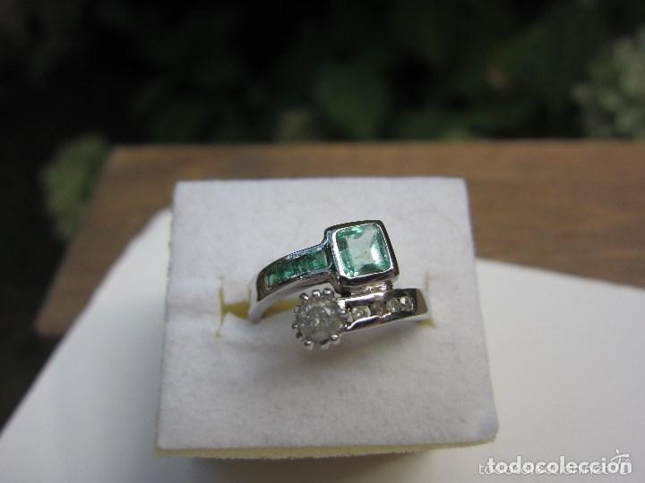 Joyeria: SORTIJA TU Y YO ORO BLANCO 18K ESMERALDAS NATURALES Y BRILLANTES NATURALES