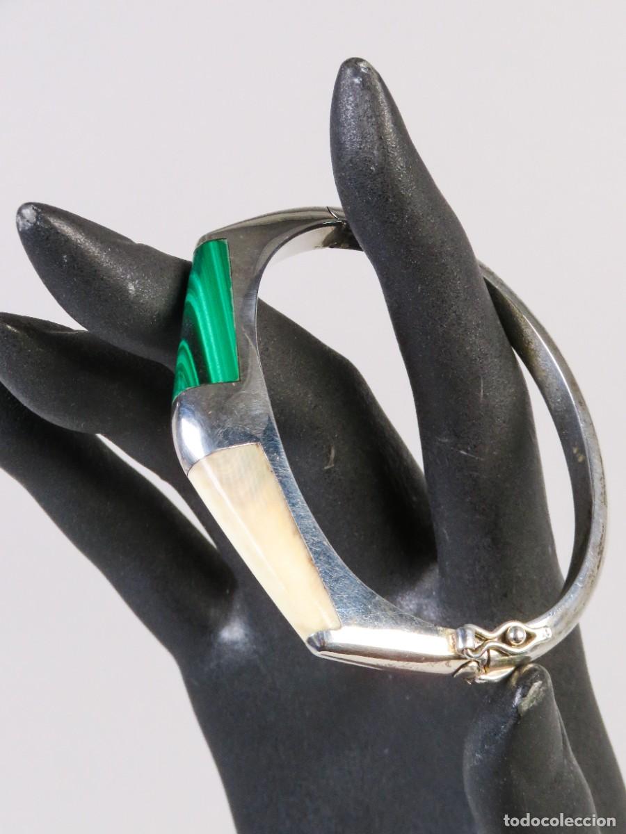 Joyeria: Pulsera de plata con malaquita y hueso M&eacute;xico siglo XX