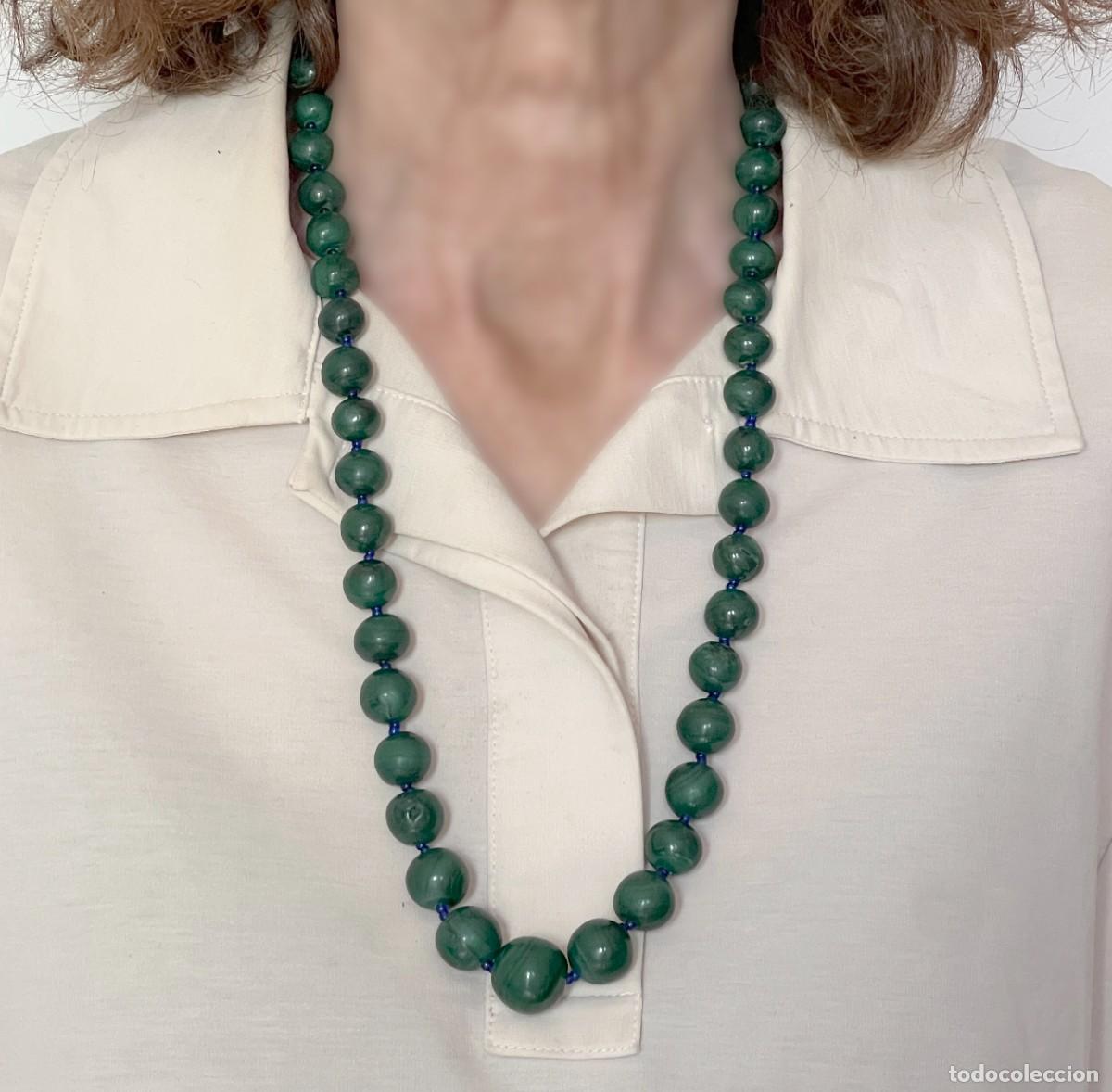 Joyeria: Collar de malaquita natural con cuentas grandes. 64 cm. 162 g