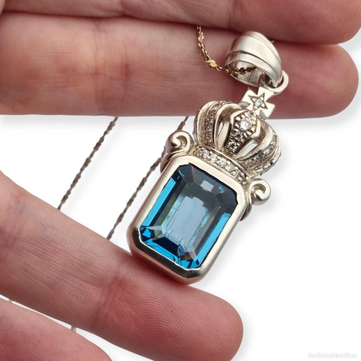 Joyeria: Colgante vintage corona en plata 925 con gran piedra azul, circa 1980