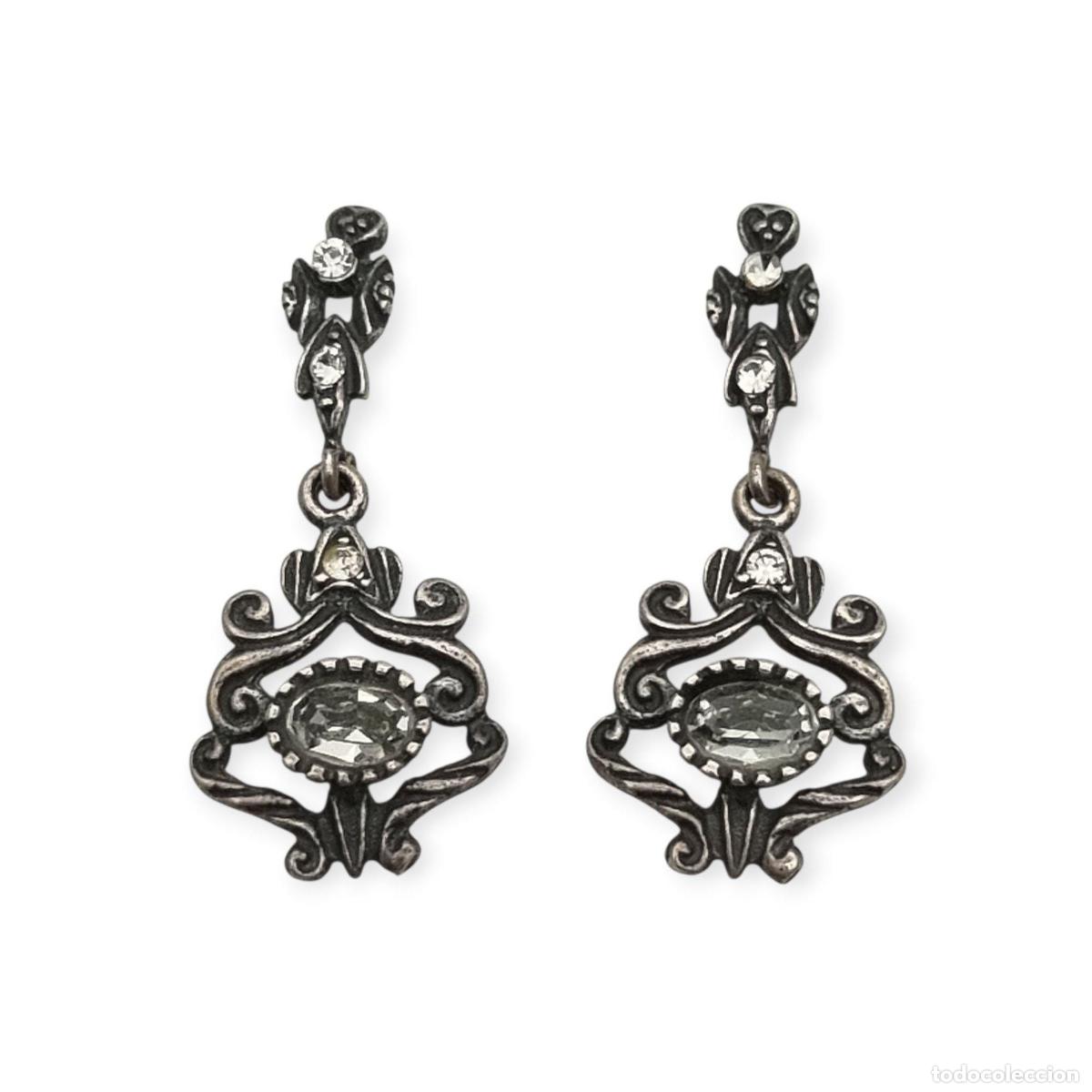 Joyeria: Pendientes de plata con pedrer&iacute;a blanca regionales, estilo barroco revival a&ntilde;os 70