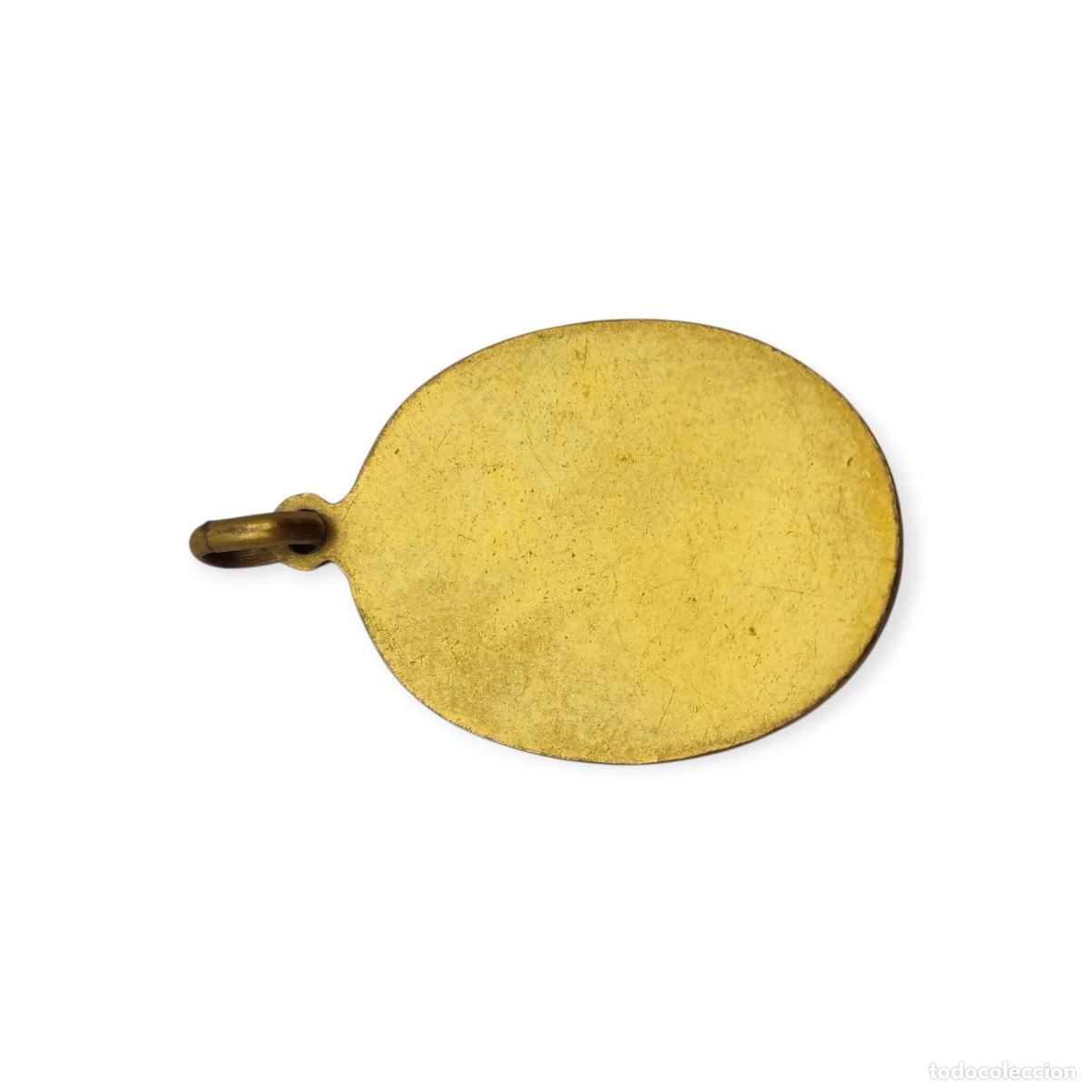 Joyeria: Medalla religiosa Art Nouveau en metal y esmalte, circa 1910-20, &aacute;ngel y ni&ntilde;o en adoraci&oacute;n