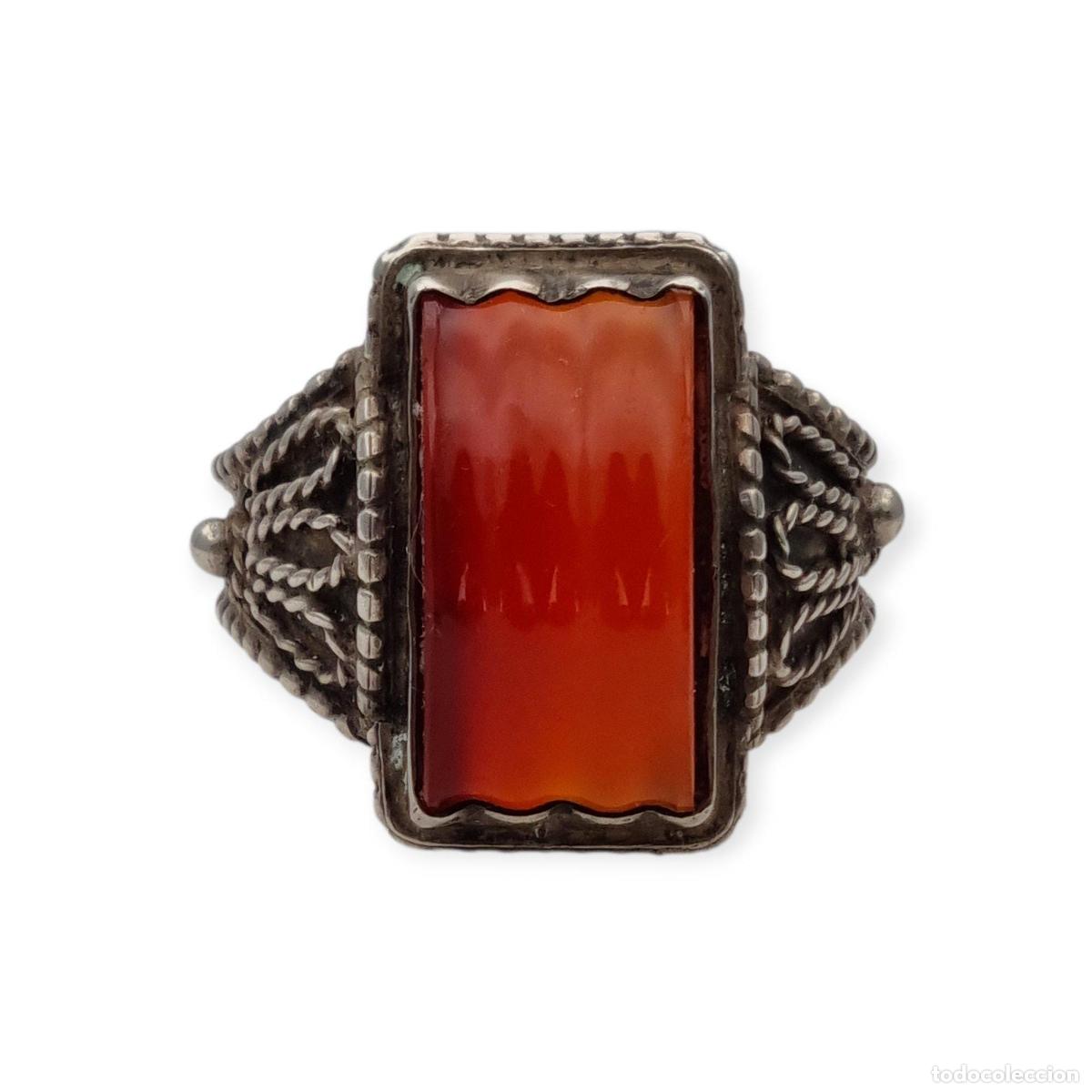 Joyeria: Anillo Art D&eacute;co antiguo de plata y cornalina circa 1940-50