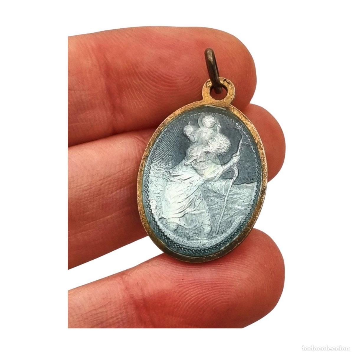 Joyeria: Medalla antigua San Crist&oacute;bal esmalte azul protector viajeros Europa, circa 1950-60