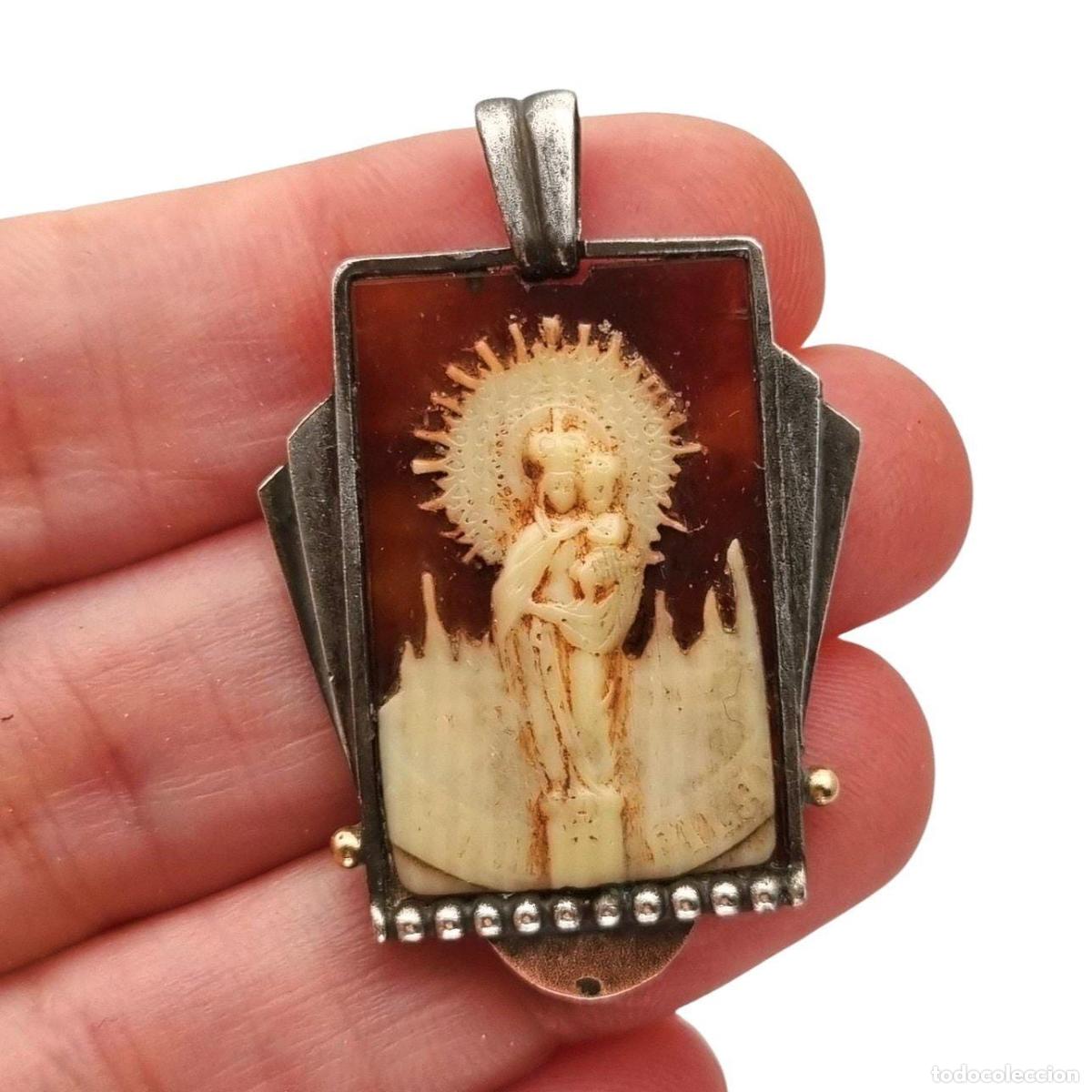 Joyeria: Colgante Art D&eacute;co en plata Virgen del Pilar, Espa&ntilde;a circa 1930-40