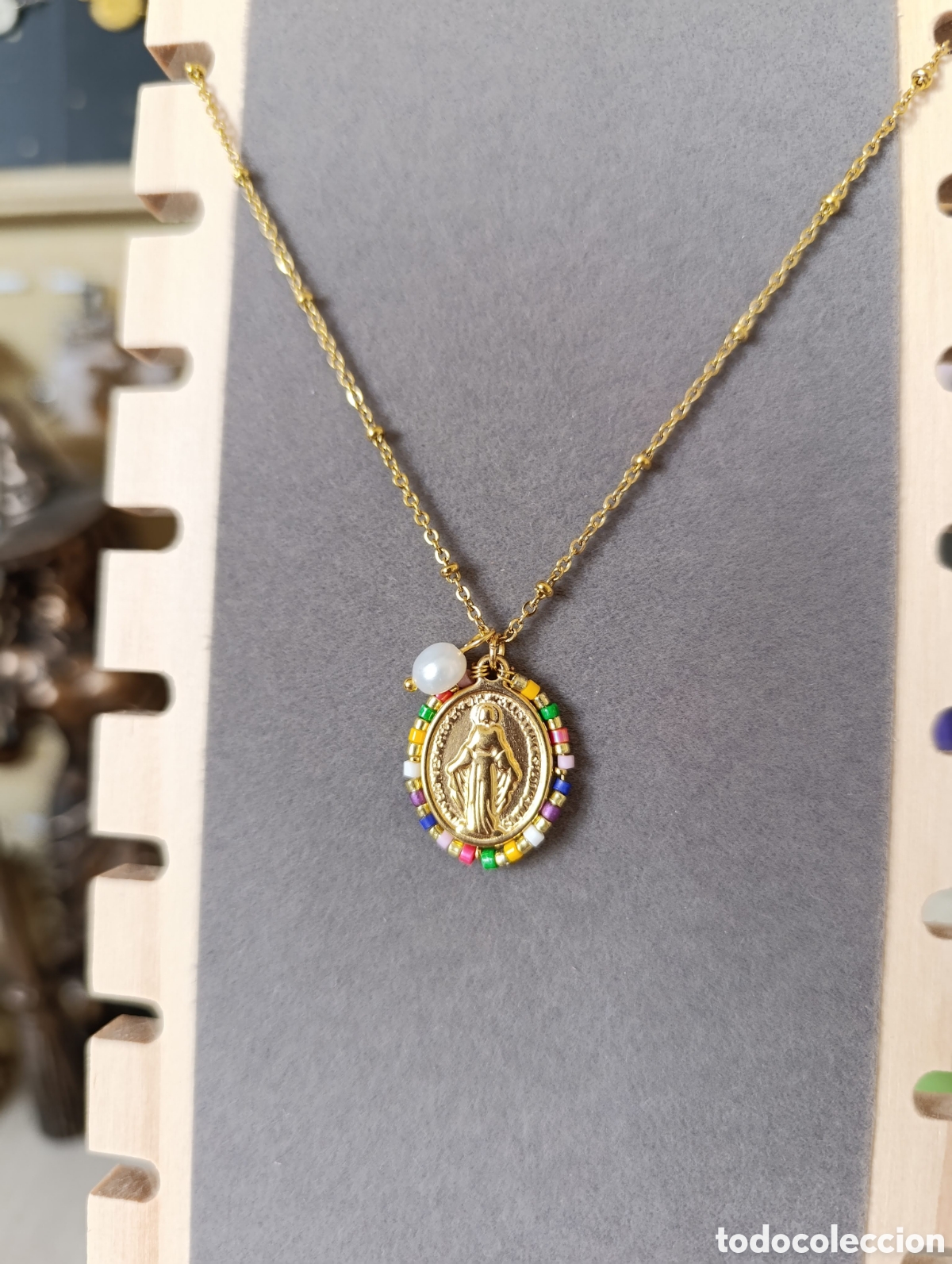 Joyeria: Collar virgen milagrosa con colores