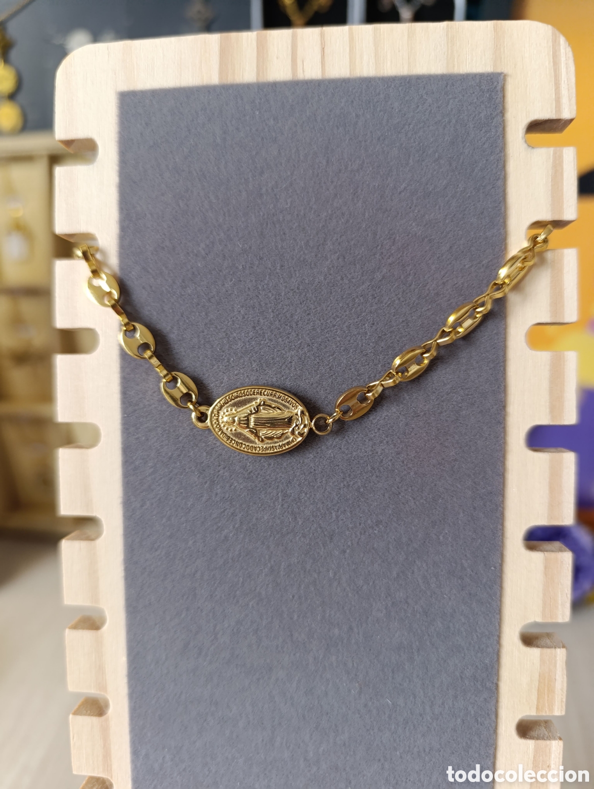 Joyeria: Virgen de la milagrosa en dorado - Foto 2