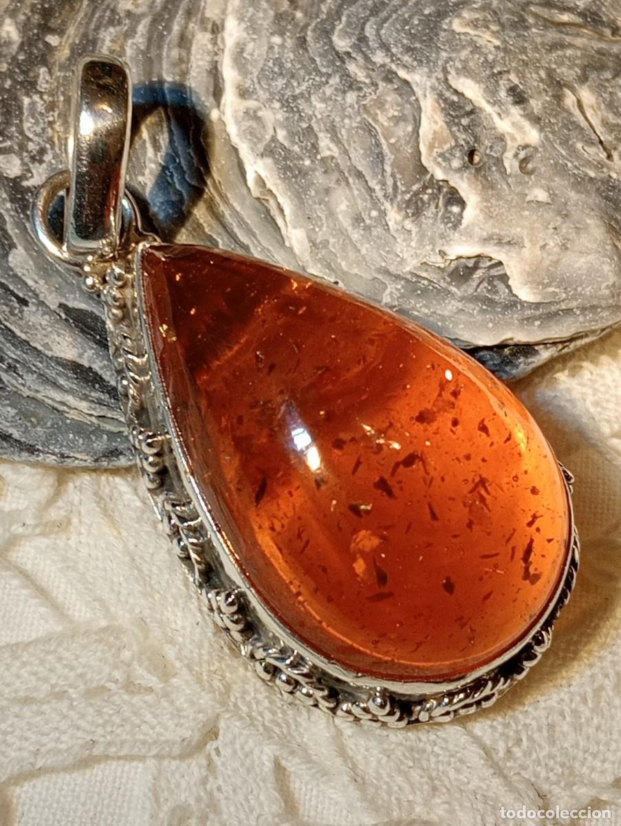 Joyeria: COLGANTE DE PLATA MACIZA Y AUT&Eacute;NTICO &Aacute;MBAR DEL B&Aacute;LTICO (SIN USAR)