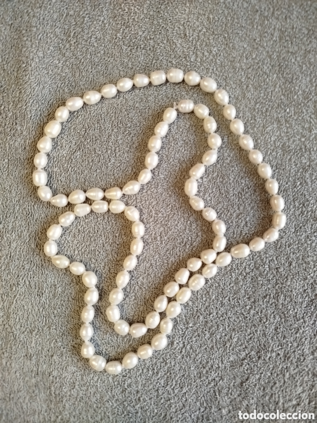 Joyeria: Collar con perlas naturales de agua.