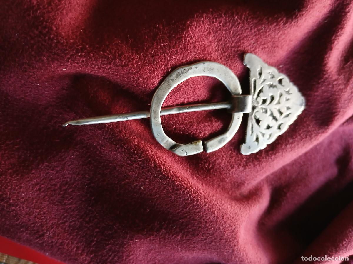 Joyeria: Fibula de plata antigua - Foto 2