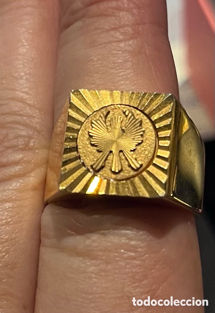 Joyeria: &ldquo;Anillo sello vintage dorado con &aacute;guila grabada, estilo retro