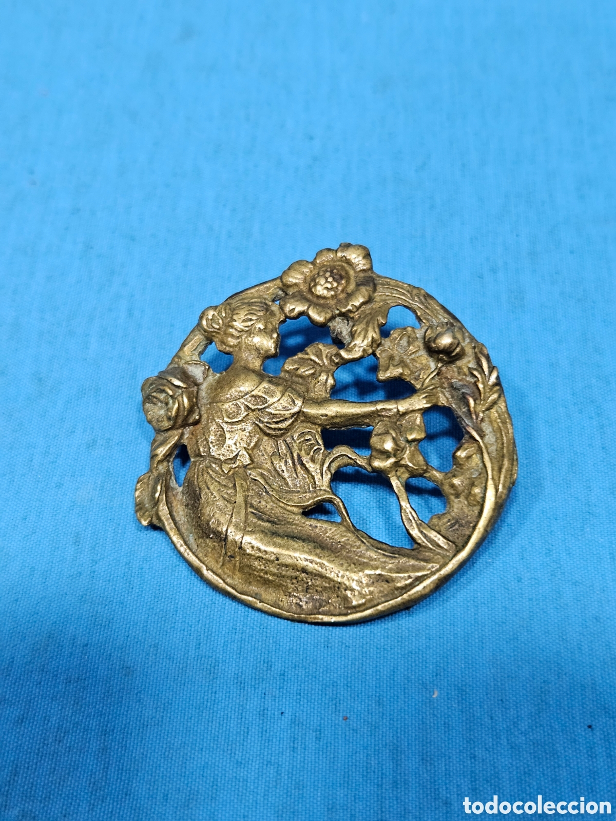 Joyeria: BROCHE MODERNISTA EN BRONCE O LATON. LE FALTA ALFILER