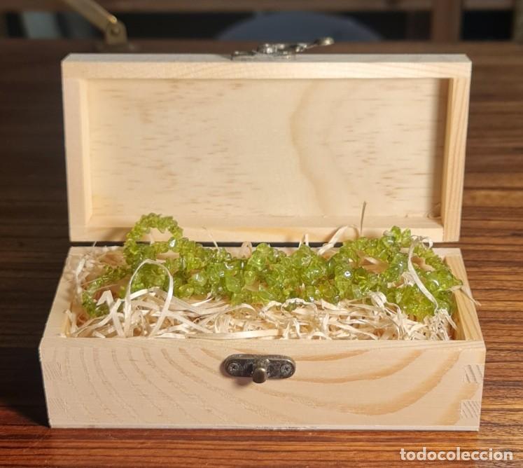 Joyeria: Collar de peridoto olivino bruto &middot; chips naturales sin engarce &middot; 40 cm