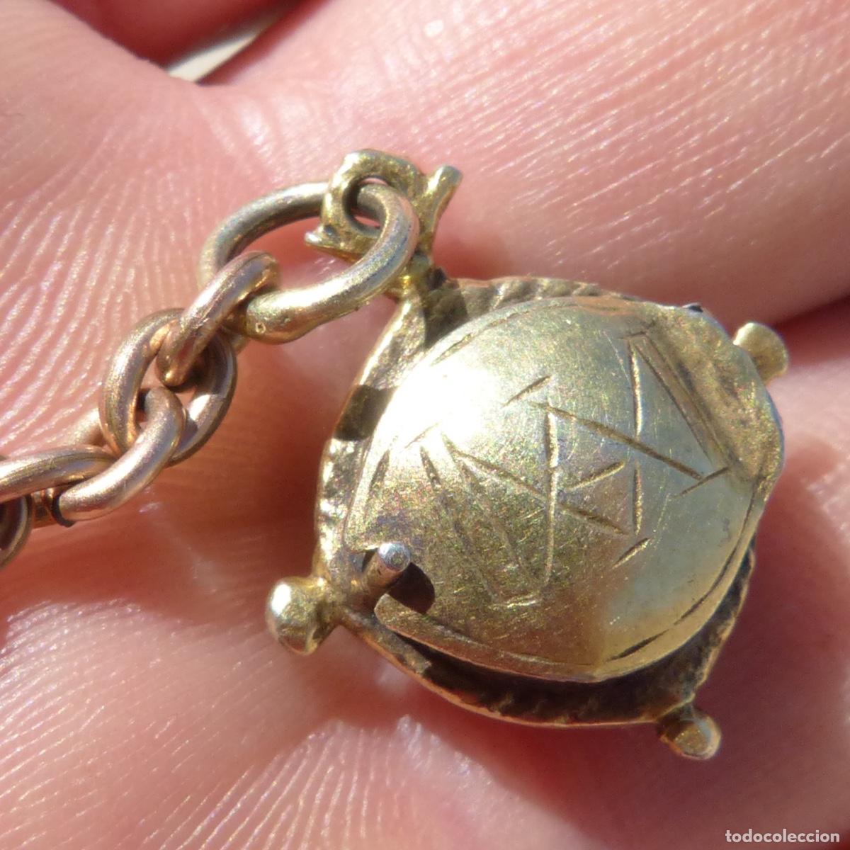 Joyeria: Antiguo colgante guardapelo , siglo XVII o anterior. La cadena es posterior. P total : 16,86gr.