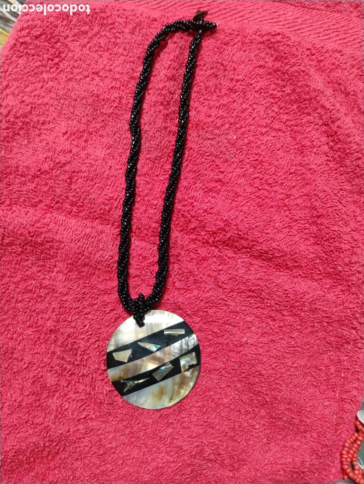 Joyeria: Collar artesano de concha y cuentos