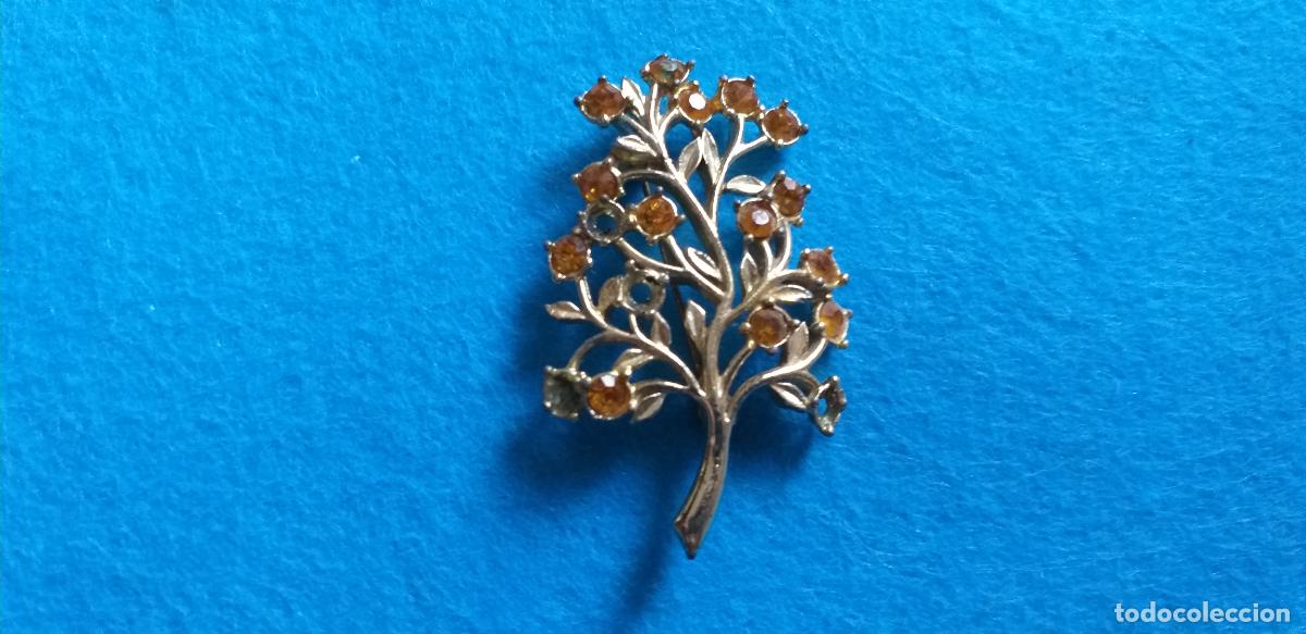 Joyeria: Broche antiguo. &Aacute;rbol con ramas. Metal y piedras. Dorado. Alfiler