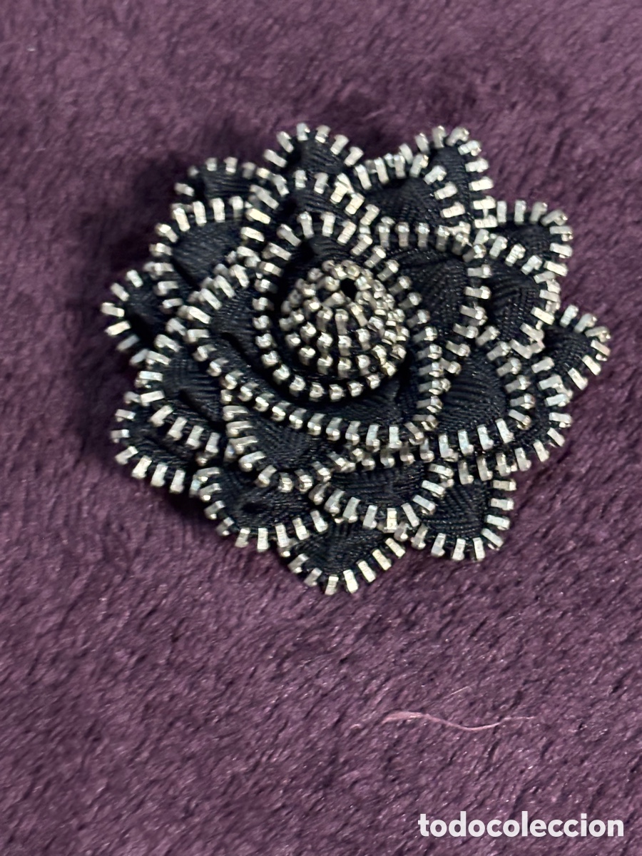 Joyeria: Broche vintage tela y metal