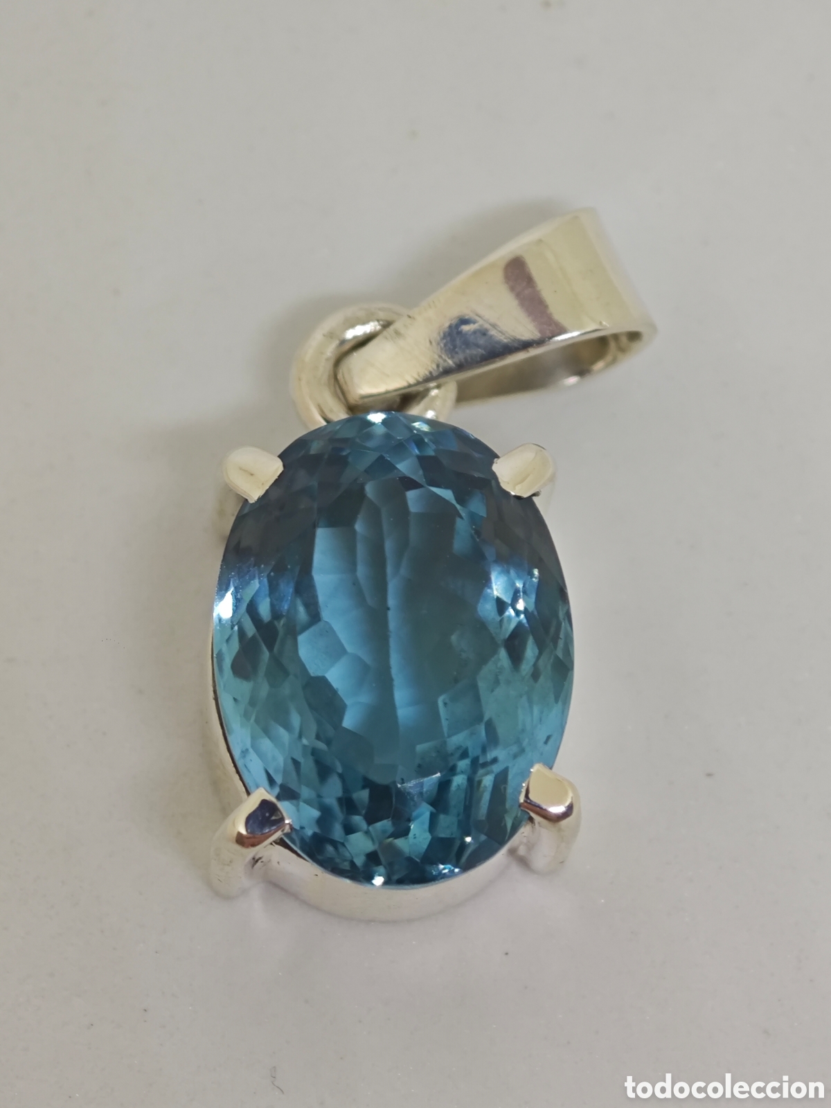 Joyeria: Colgante de plata con topacio