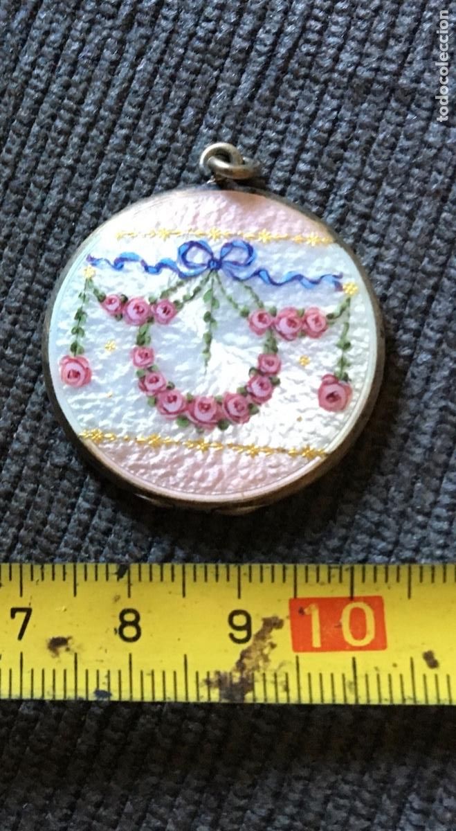 Joyeria: Guardapelo colgante esmalte y seda