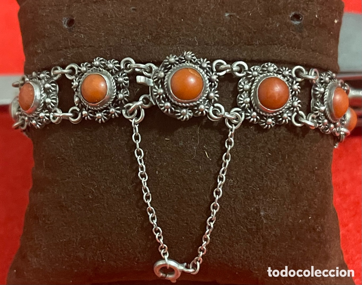 Joyeria: Preciosa Pulsera, en plata de ley contrastada y piedras de Coral o s&iacute;mil.