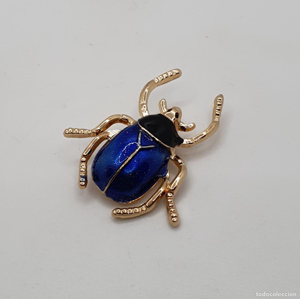 Joyeria: Bello broche de escarabajo egipcio estilo art dec&oacute; con acabados en oro de 14k y esmaltes al fuego.