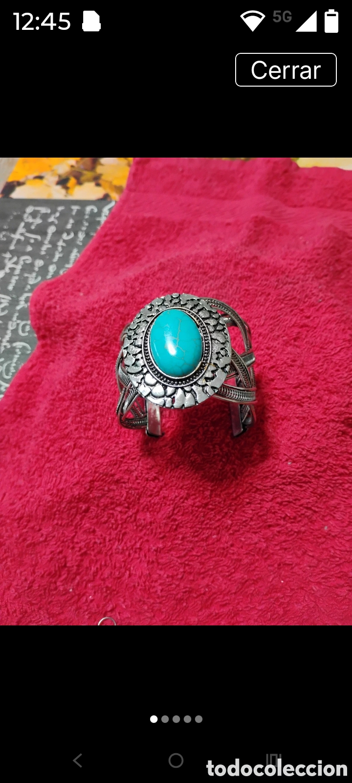 Joyeria: Brazalete plateado con piedra