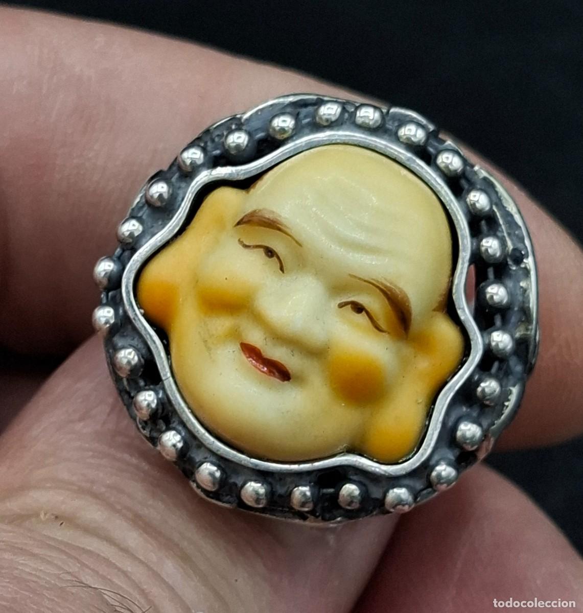 Joyeria: + ANILLO CHINO EN PLATA CON ESCUDO DE BUDA EN PORCELANA