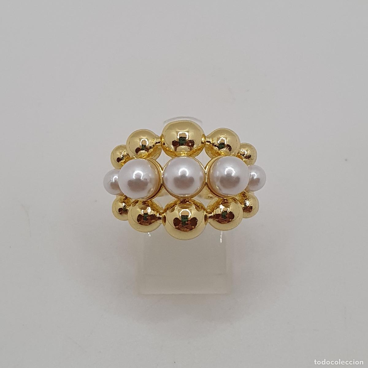 Joyeria: Magn&iacute;fico anillo de dise&ntilde;o sofisticado con acabados en oro de 14k y perlas.