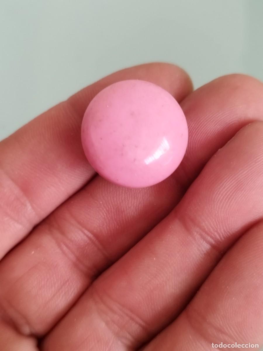 Joyeria: Antiguo pendiente de clip de color rosa.