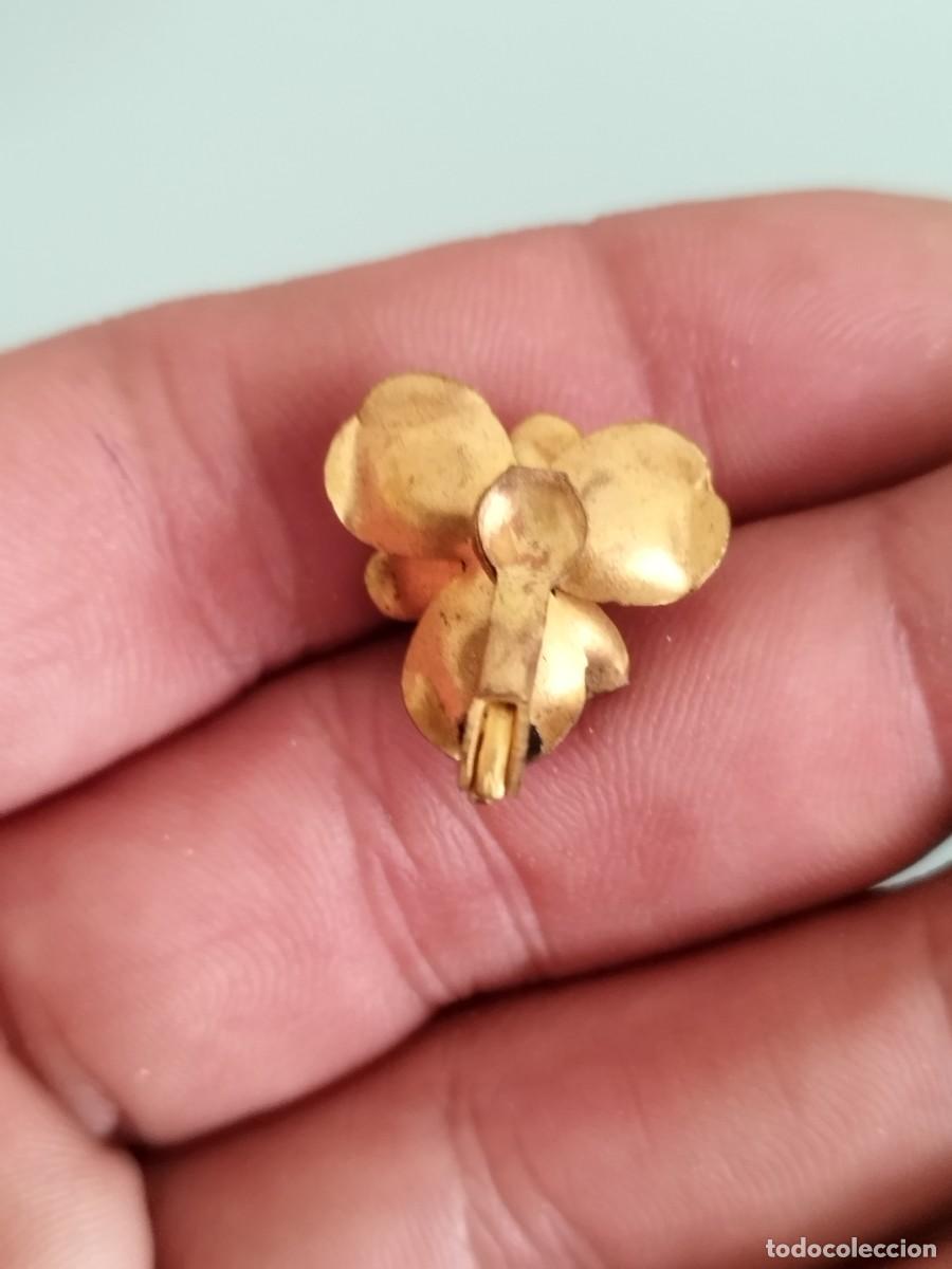 Joyeria: Antiguo pendiente en forma de flor de metal a dientificar. - Foto 3