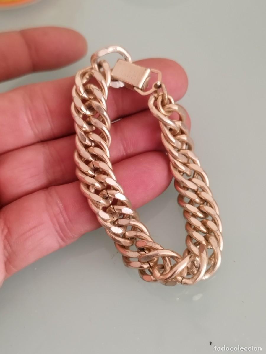 Joyeria: Antigua pulsera o brazalete de eslabones cubanos. Em metal dorado a identificar. Peso ligero, France