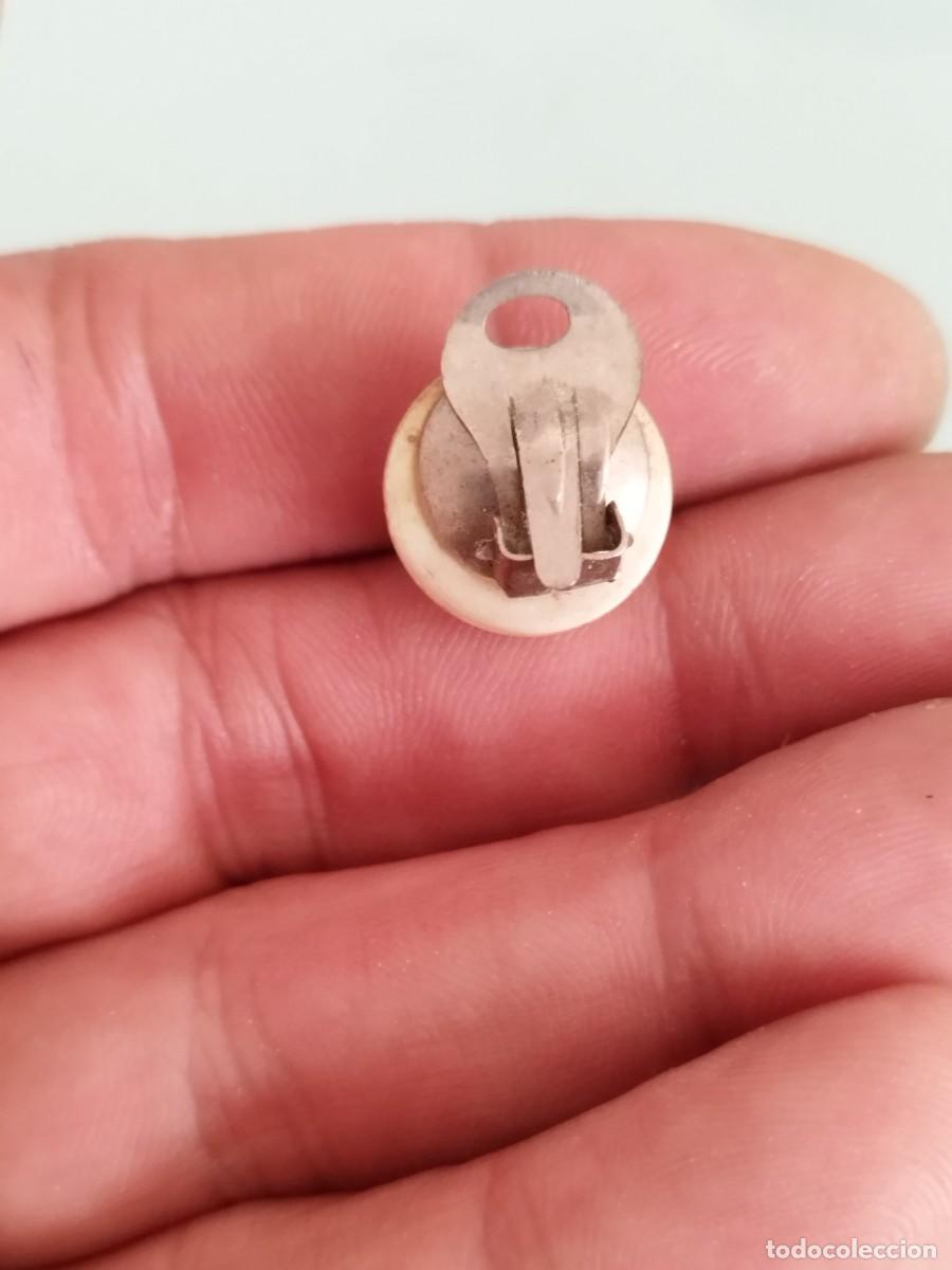 Joyeria: Antiguo pendiente de perla sint&eacute;tica. - Foto 2