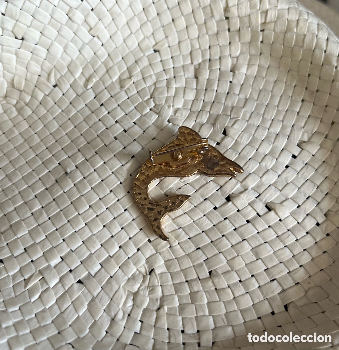 Joyeria: Broche delf&iacute;n dorado vintage - Foto 2