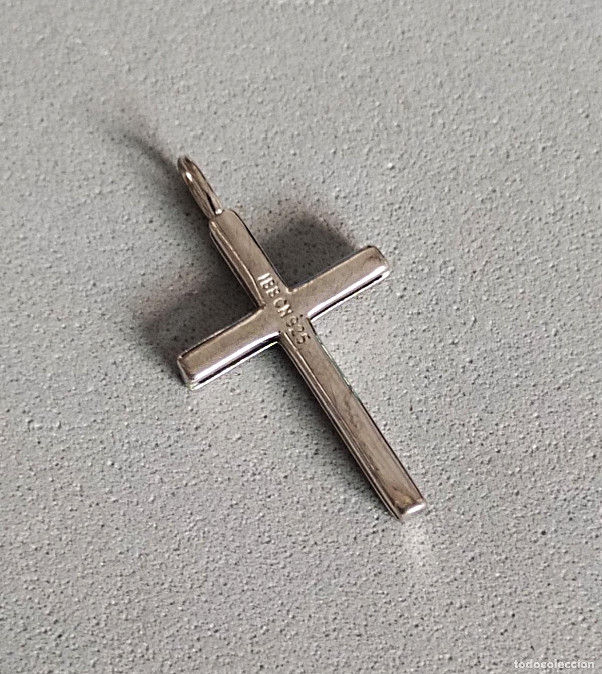Joyeria: Colgante, cruz, crucificado, plata de ley contrastada.