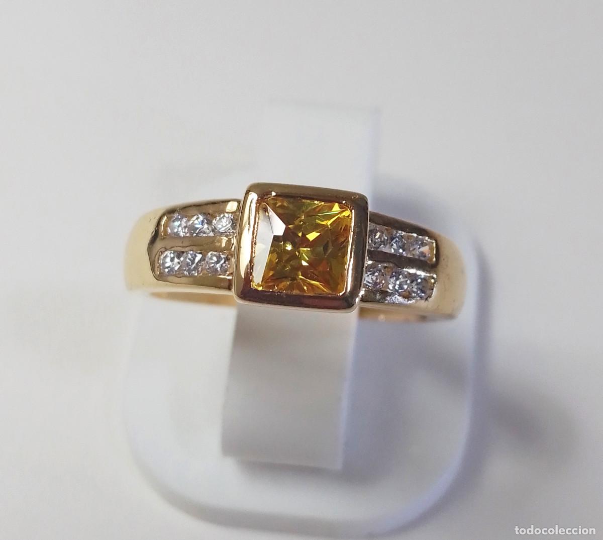 Joyeria: Anillo cl&aacute;sico de plata de ley ba&ntilde;ado en oro con circonitas blancas y citrino - Talla 14