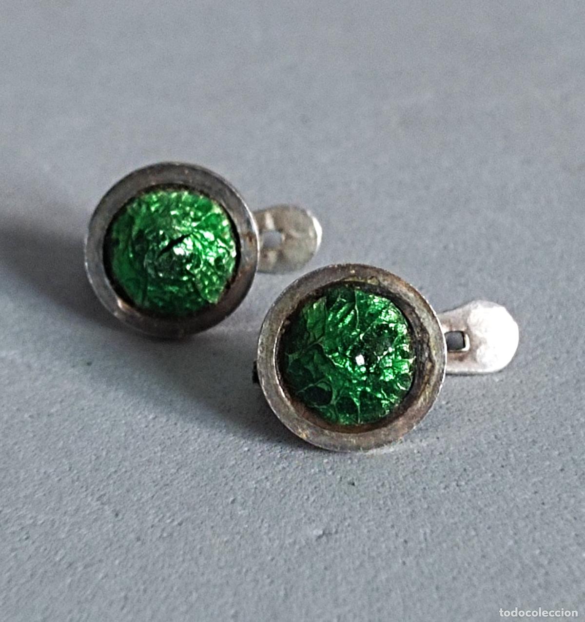 Joyeria: Pendientes de plata de ley, con cristal verde, cierre de pala catal&aacute;n.